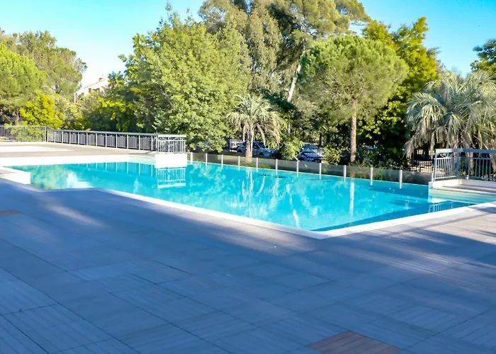 Apartment Le Grand Parc-6 By Interhome Saint Aygulf